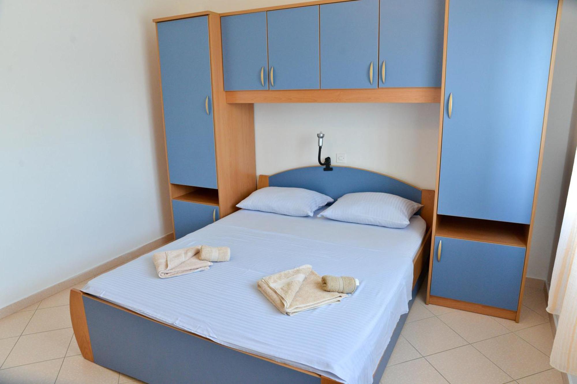 Apartments Lonic Kukljica Habitación foto