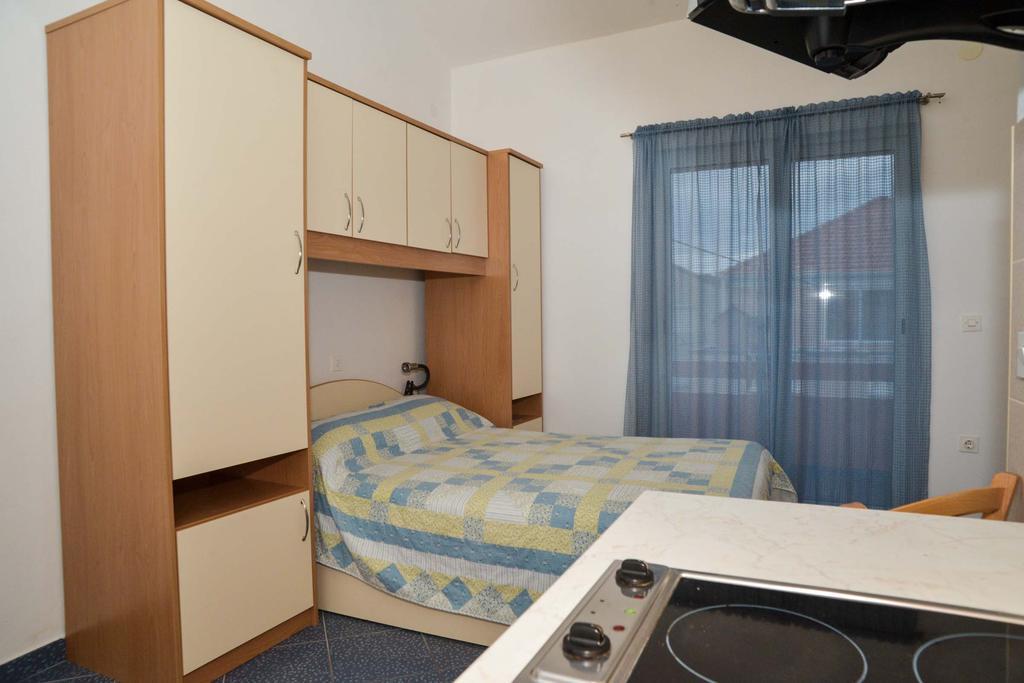 Apartments Lonic Kukljica Exterior foto